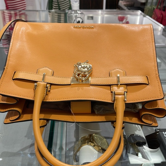 MICHAEL KORS HAMILTON MEDIUM SATCHEL
COLOR: Cider
NWT - Picture 9 of 16